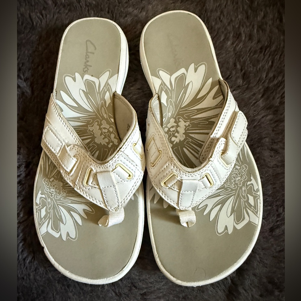 Clarks Women's Cream Sandals